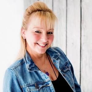 Meet your Posher, Raymonde